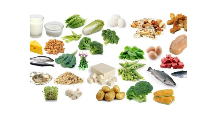 Các loại rau củ như súp lơ xanh, rau cải chíp, rau bina, cải bó xôi cũng chứa nhiều calci